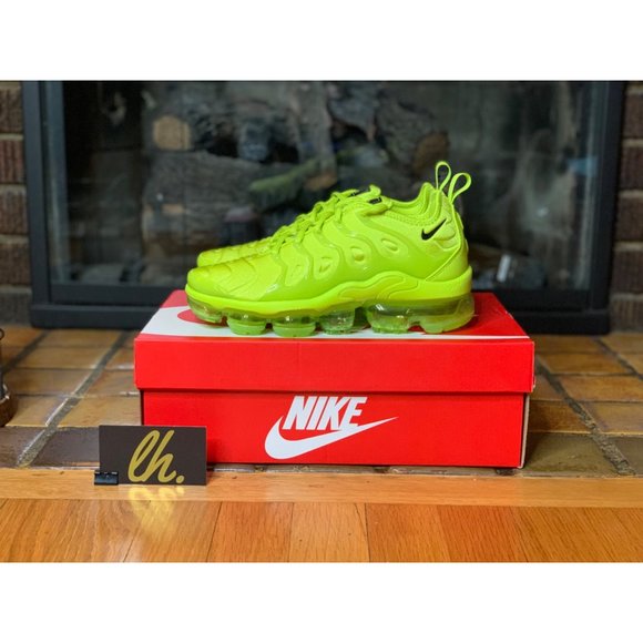 Size 6.5w Nike Air Vapormax Plus “Tennis Ball” Atomic Green Athletic Sneakers DX